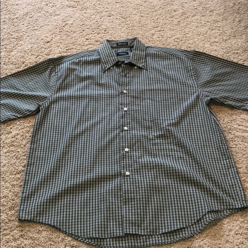 Van Heusen Button Down L - image 1